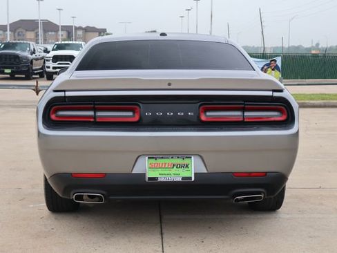 Used 2018 Dodge Challenger SXT RWD image 5