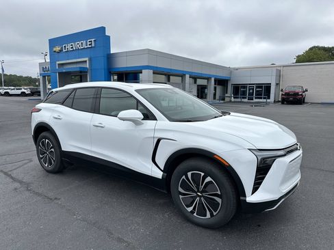 Used 2025 Chevrolet Blazer EV LT AWD/4WD image 1