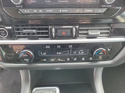 Certified 2024 Nissan Pathfinder SV FWD image 29