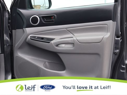 Used 2014 Toyota Tacoma PreRunner w/ SR5 Package image 31