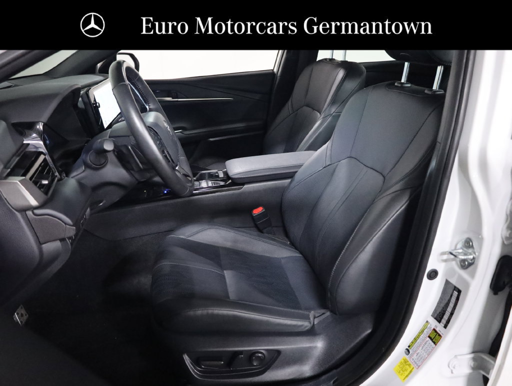 Used 2025 Toyota Camry XSE FWD image 29