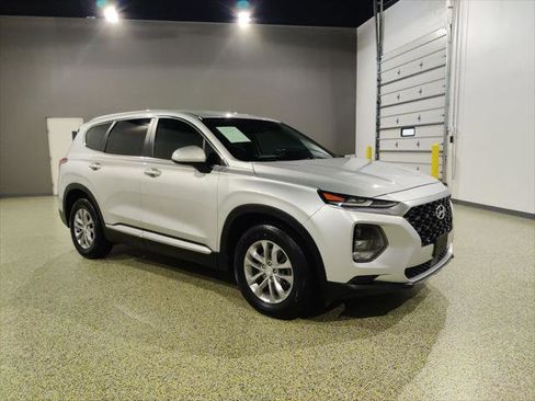 Used 2019 Hyundai Santa Fe SE FWD image 1