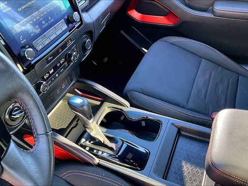 Used 2024 Nissan Frontier PRO-4X w/ Off-Road Protection Package image 16