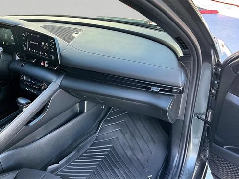 Used 2025 Hyundai Elantra Sport FWD image 27