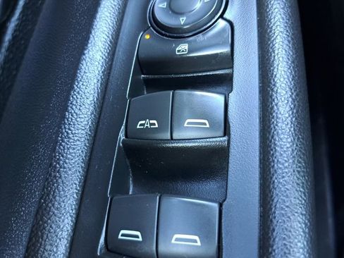 Used 2022 GMC Terrain SLE image 16