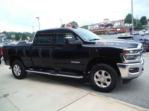 Certified 2026 RAM 2500 Big Horn AWD/4WD image 10