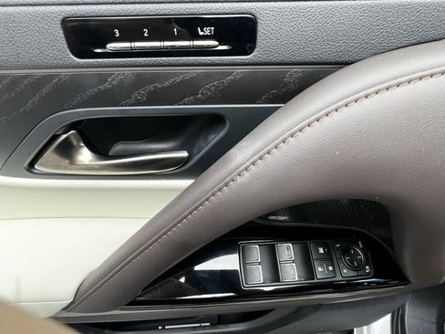 Used 2022 Lexus LX 600 4WD w/ Accessory Package (Z1) image 14