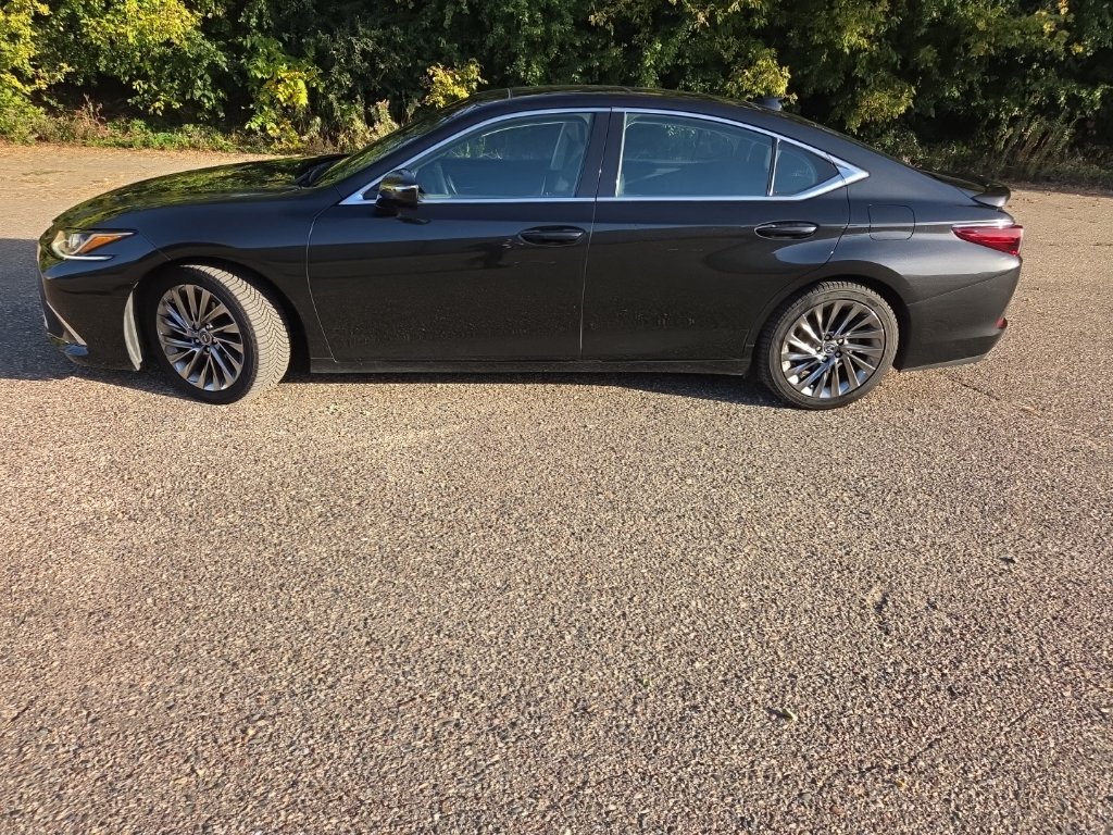 Used 2024 Lexus ES 350 w/ Accessory Package (Z1) FWD image 4