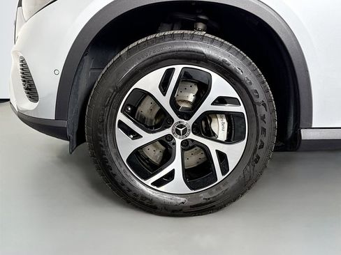 Used 2025 Mercedes-Benz GLC 350e 4MATIC image 30