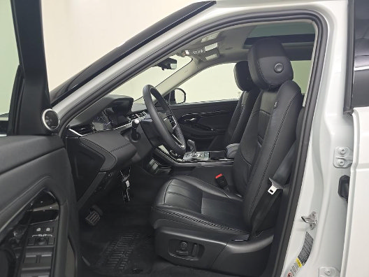 Used 2023 Land Rover Range Rover Evoque SE AWD/4WD image 3