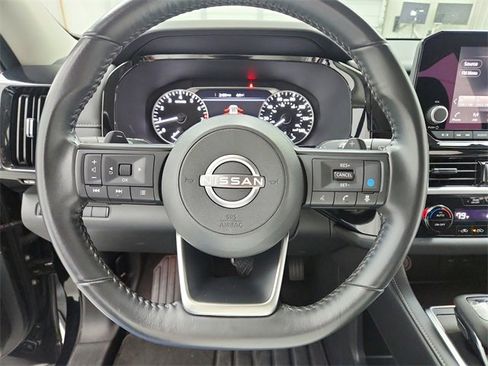 Used 2024 Nissan Pathfinder SV image 23