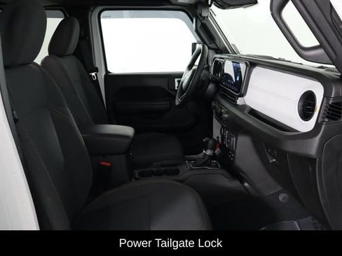 Used 2024 Jeep Gladiator Sport AWD/4WD image 18