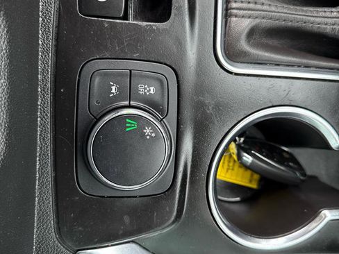 Used 2018 Chevrolet Traverse Premier w/ Driver Confidence II Package image 28