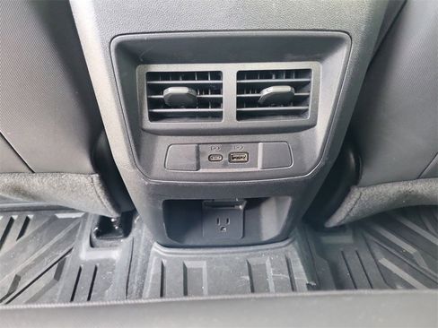 Used 2024 Chevrolet Colorado Z71 w/ Z71 Convenience Package 2 image 27