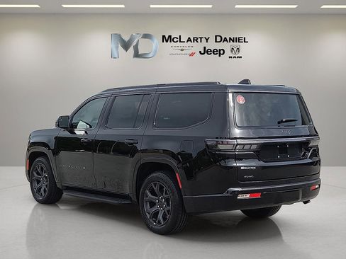 New 2026 Jeep Grand Wagoneer Limited w/ Convenience Group I AWD/4WD image 4