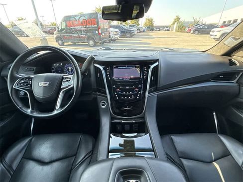 Used 2020 Cadillac Escalade Platinum image 14
