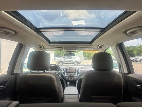 Used 2018 Chevrolet Equinox LT w/ Sun & Infotainment Package FWD image 17