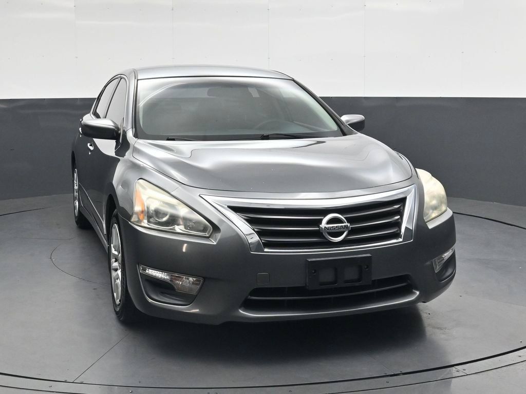 Used 2015 Nissan Altima 2.5 S w/ Power Driver Seat Package FWD image 2