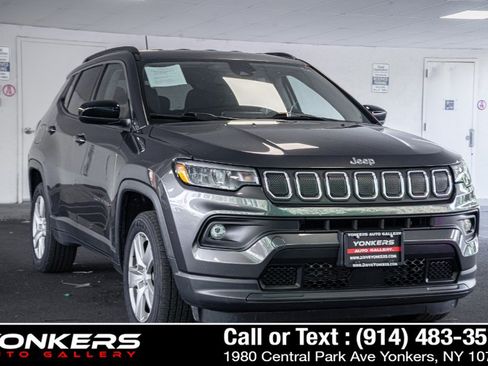Used 2022 Jeep Compass Latitude AWD/4WD image 4