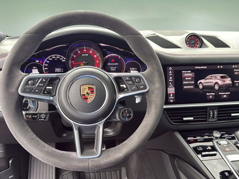 Used 2021 Porsche Cayenne GTS AWD/4WD image 33