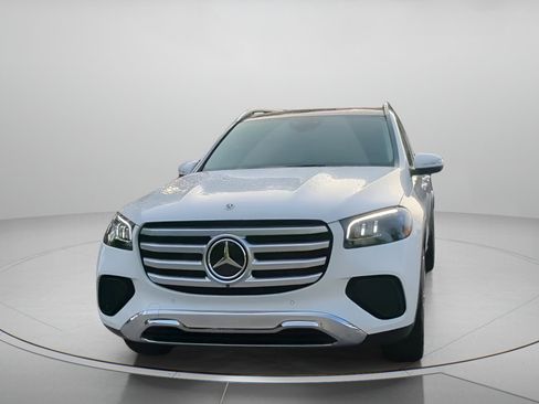 Used 2026 Mercedes-Benz GLS 450 4MATIC image 10