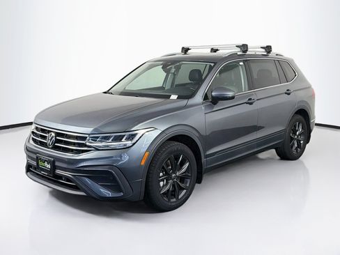 Used 2024 Volkswagen Tiguan SE AWD/4WD image 3