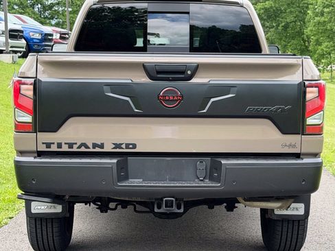 Used 2023 Nissan Titan PRO-4X w/ Pro-4x Convenience Package AWD/4WD image 5