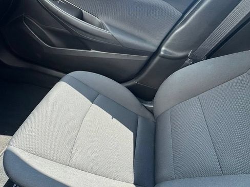 Used 2019 Chevrolet Cruze LT w/ Convenience Package FWD image 24