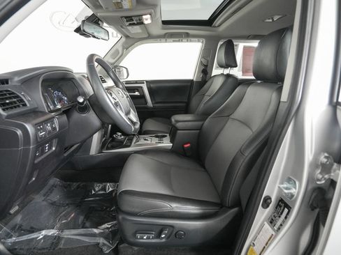 Used 2021 Toyota 4Runner SR5 Premium w/ Moonroof Package AWD/4WD image 9