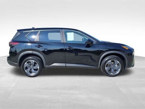 Used 2025 Nissan Rogue SV FWD image 9