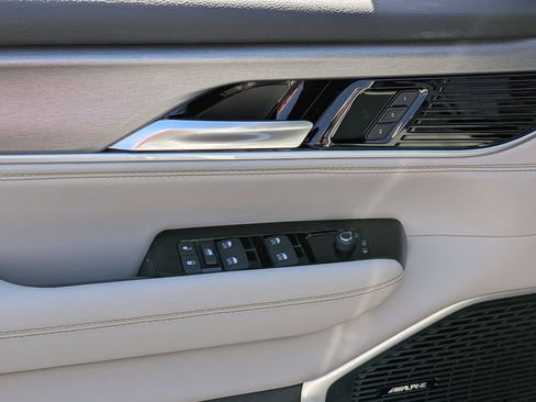 New 2026 Jeep Grand Wagoneer 4WD image 11