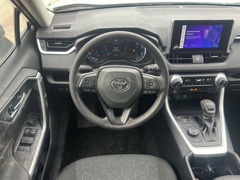 Used 2025 Toyota RAV4 XLE image 25