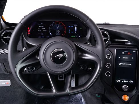 Used 2025 McLaren 750S RWD image 21