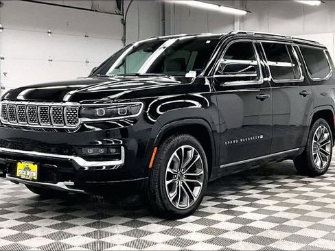 Used 2024 Jeep Grand Wagoneer Series III w/ Rear-Seat Entertainment Group image 13