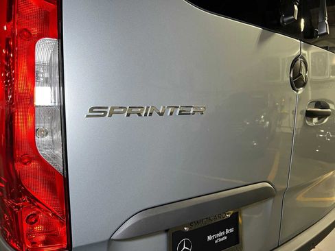 Used 2025 Mercedes-Benz Sprinter 2500 image 15