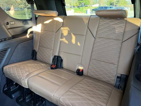 Certified 2024 Cadillac Escalade Premium Luxury image 20