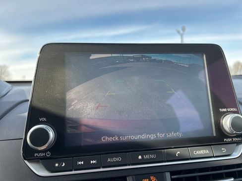 Used 2025 Nissan Altima 2.5 SV image 21