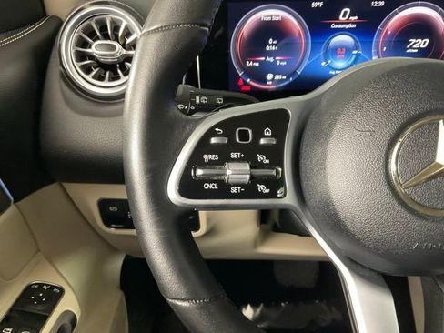 Used 2020 Mercedes-Benz GLB 250 image 23