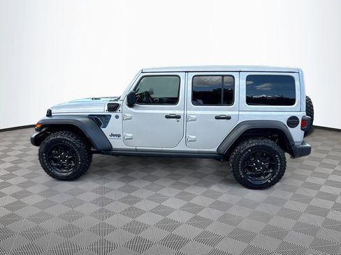 Used 2023 Jeep Wrangler Unlimited w/ Sun & Screen Package AWD/4WD image 9