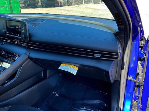 Used 2025 Hyundai Elantra Sport image 18