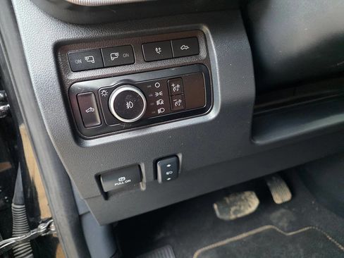 Used 2024 Ford F350 Platinum w/ FX4 Off-Road Package image 30