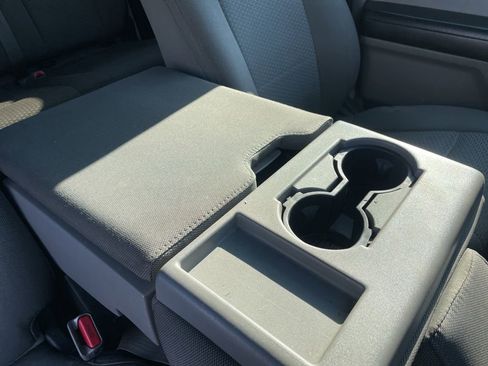 Used 2015 Ford F150 XLT image 21