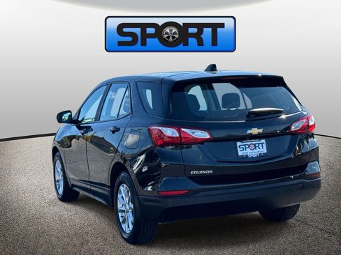 Used 2020 Chevrolet Equinox LS FWD image 2