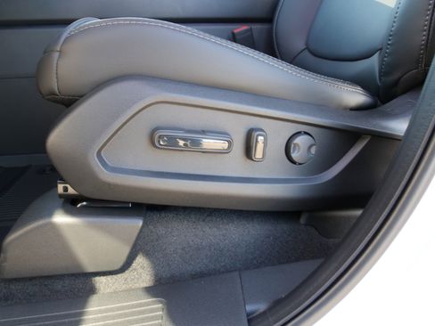 New 2025 Honda Pilot Touring image 18