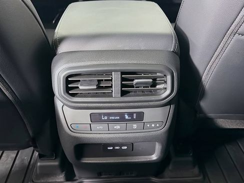Used 2025 Honda Pilot Touring image 31