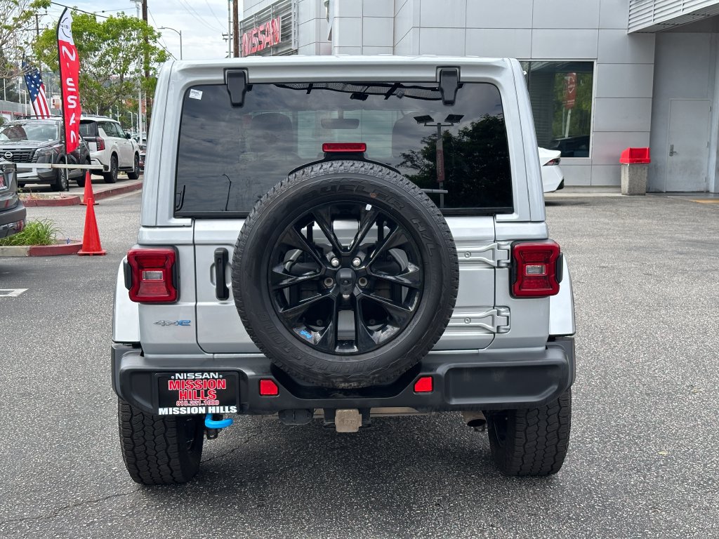 Used 2022 Jeep Wrangler Unlimited Sahara w/ Cold Weather Group AWD/4WD image 6