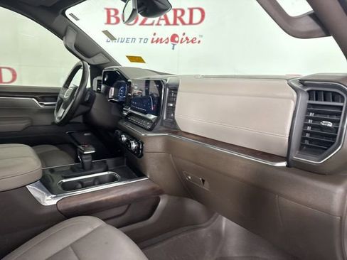 Used 2024 GMC Sierra 1500 SLT w/ SLT Premium Plus Package image 17