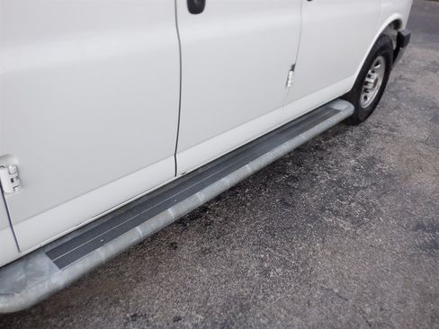 Used 2020 GMC Savana 2500 w/ Driver Convenience Package RWD image 12