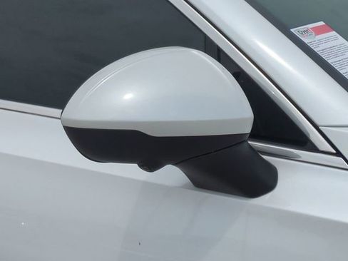 Used 2025 Buick Envision Avenir AWD/4WD image 12