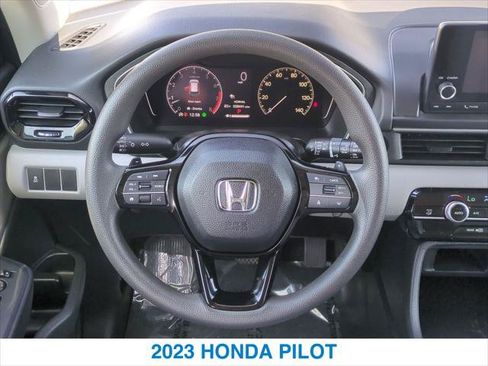 Used 2023 Honda Pilot LX image 15